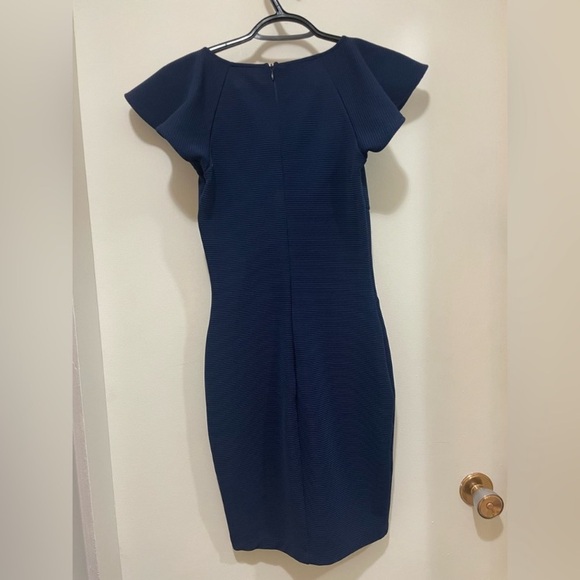 GUESS Navy Flutter Sleeve Sweetheart V Neck Bodycon Dress size XS - Picture 2 of 4